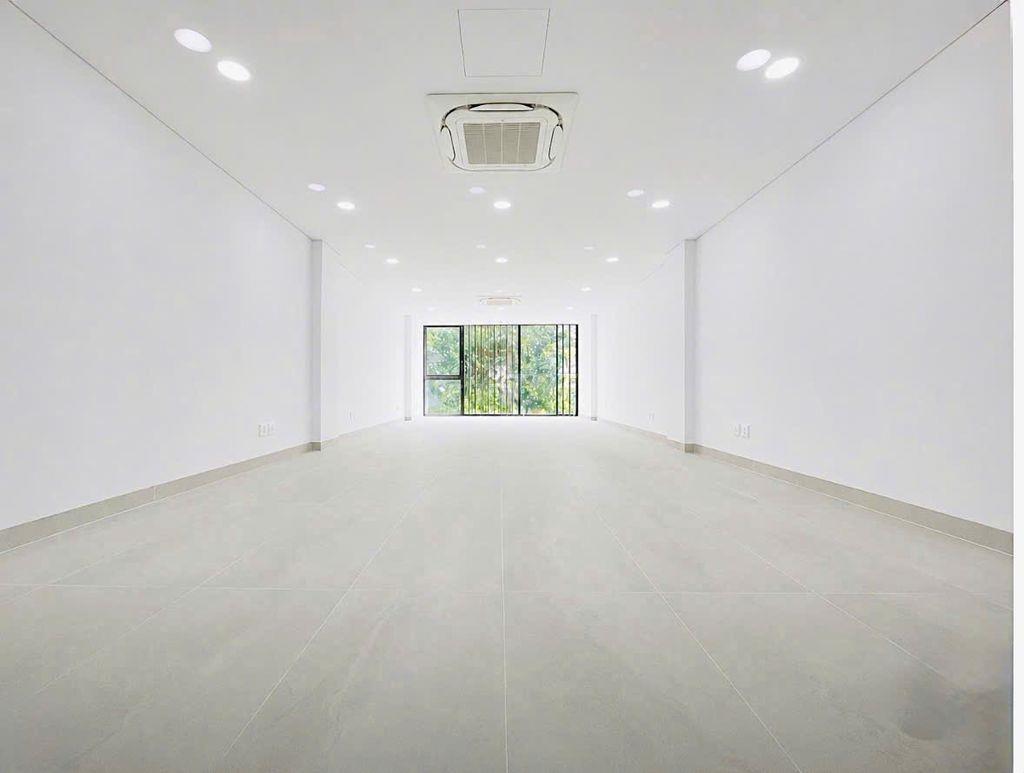 HOT! Căn Góc 491F Huỳnh Văn Bánh P13, 5x20m, Hầm 4L, 550m², Sàn Suốt