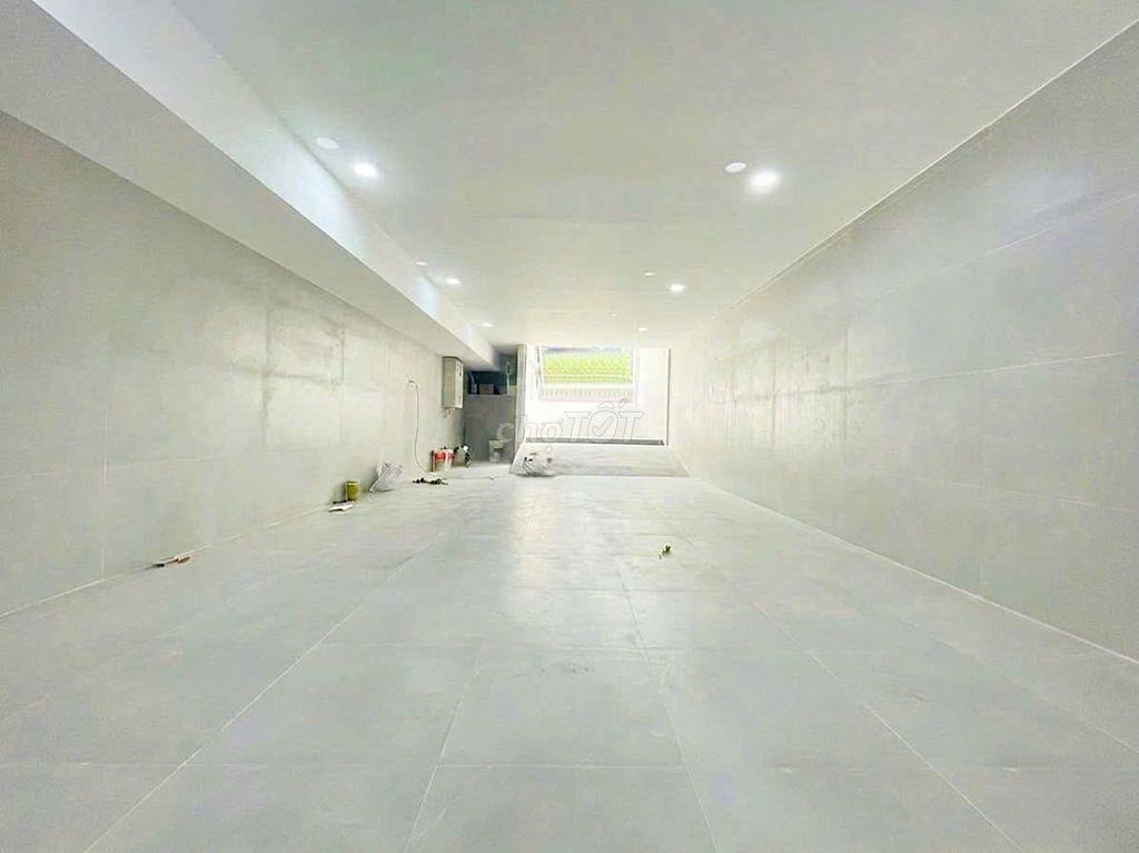 HOT! Căn Góc 491F Huỳnh Văn Bánh P13, 5x20m, Hầm 4L, 550m², Sàn Suốt