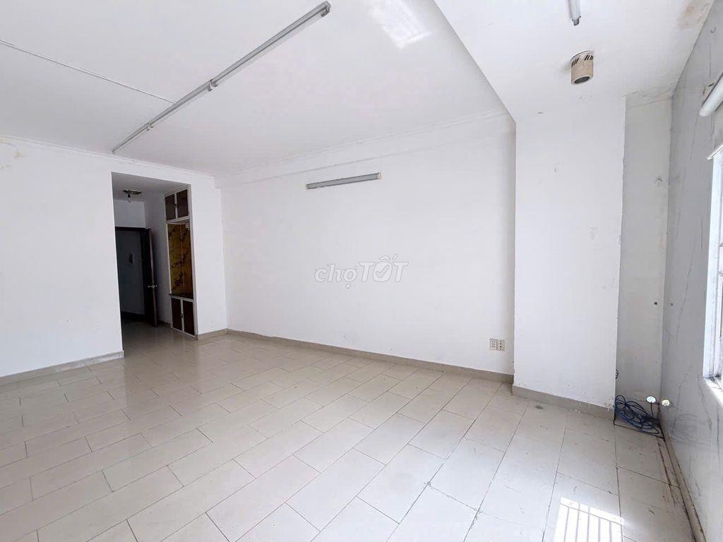 HOT! CHO THUÊ NGUYÊN CĂN 5 TẦNG HOA LAN  P.2 PN –DTSD 252M² – CHỈ 28TR