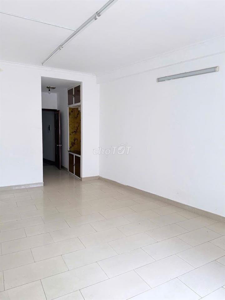 HOT! CHO THUÊ NGUYÊN CĂN 5 TẦNG HOA LAN  P.2 PN –DTSD 252M² – CHỈ 28TR