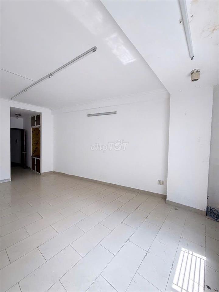HOT! CHO THUÊ NGUYÊN CĂN 5 TẦNG HOA LAN  P.2 PN –DTSD 252M² – CHỈ 28TR