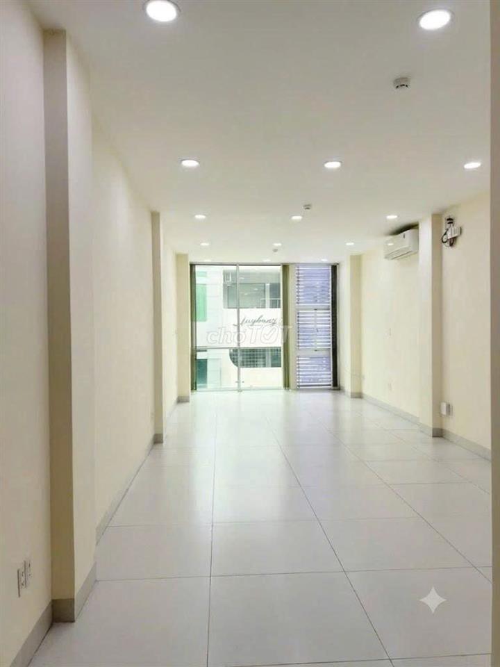 Cho thuê Nhà Mặt Tiền Huỳnh Văn Bánh Phú Nhuận 3 Tầng Thang Máy 25T