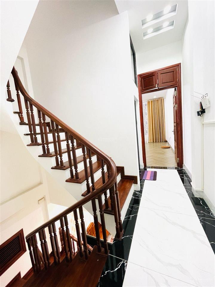 Nhà đẹp hoàng mai 2 thoáng ngõ thông gần phố diện tích rộng vị trí đẹp hiếm