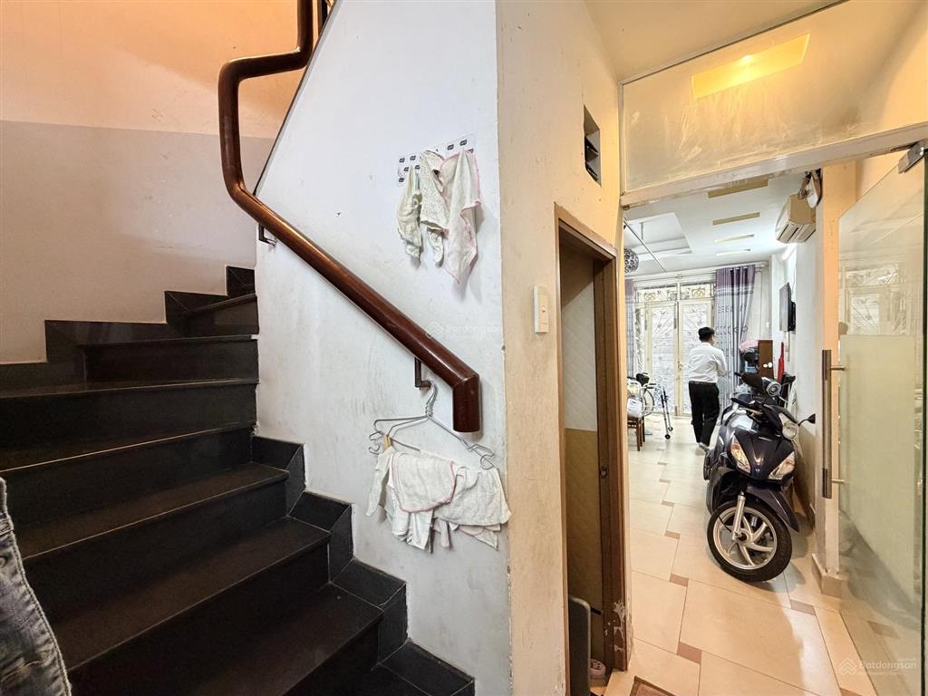 Bán gấp nhà hẻm 451 tô hiến thành, quận 10  cách ô tô 10m