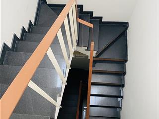 Chủ cần bán gấp quận 10  sát hẻm xe hơi  cách mt 40m  4 tầng  8 phòng  cho thuê 50tr/ tháng