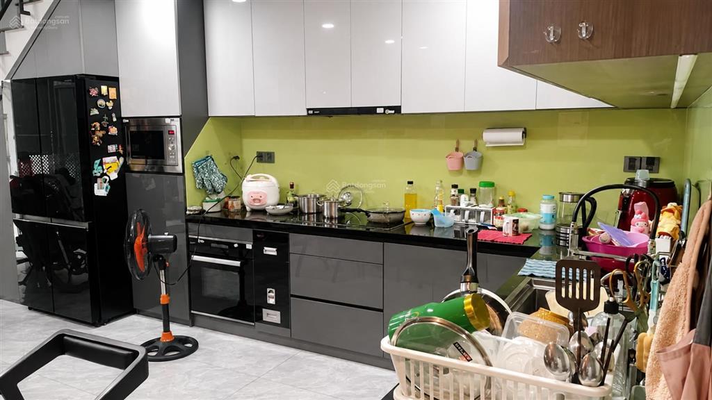 Bán nhà thiên phước, p.9 tân bình (4.4m x 11m) 5 tầng btct xe hơi đến cổng