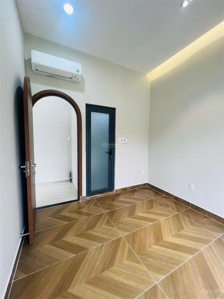 Ngay thiên phước  lý thường kiệt  giáp quận 10  đh bách khoa  (4,3mx10m)  2 tầng  3 pn  6,xt