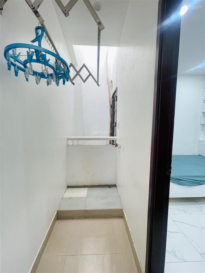Hẻm xe hơi  quận 10  ngay công viên lê thị riêng  (4,2mx14m)  nở hậu đẹp  5 tầng đúc
