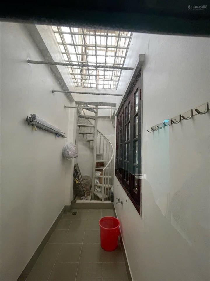 Gấp bán nhà huỳnh văn bánh, phú nhuận nhà 4 tầng (5mx16m)  sổ vuông a4