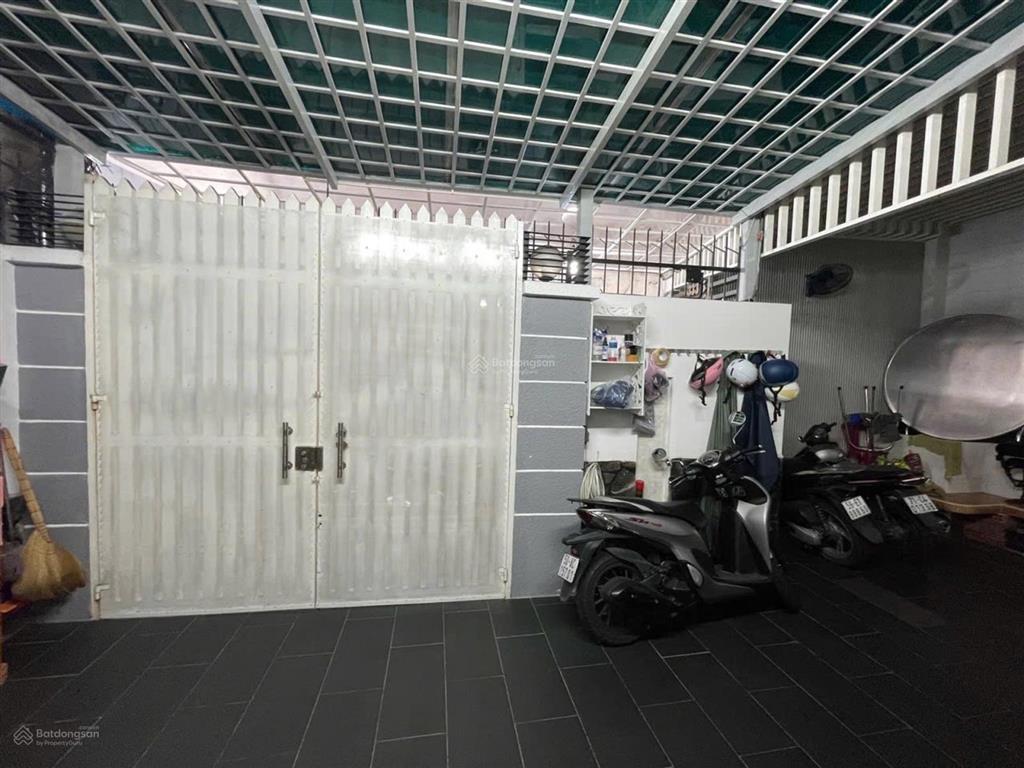 Gấp bán nhà huỳnh văn bánh, phú nhuận nhà 4 tầng (5mx16m)  sổ vuông a4