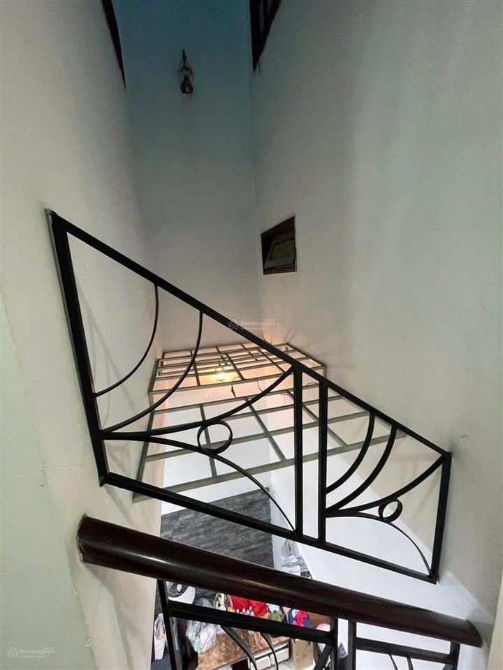 Gấp bán nhà huỳnh văn bánh, phú nhuận nhà 4 tầng (5mx16m)  sổ vuông a4
