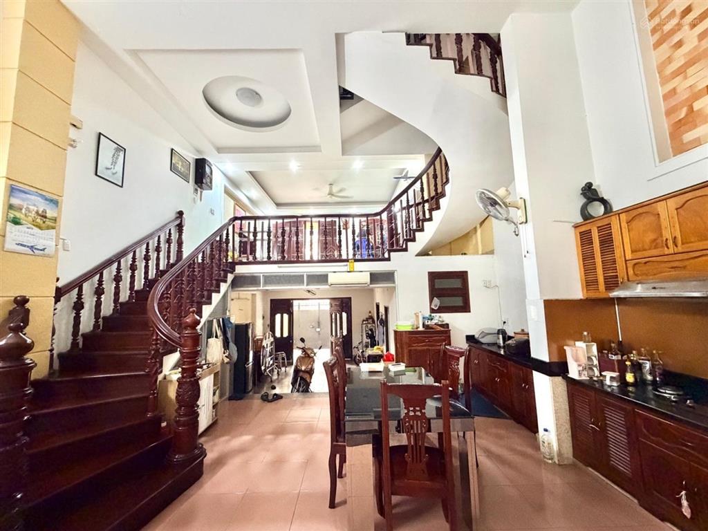 Biệt thự phố cao cấp bạch đằng khu sân bay tân bình  hẻm xe hơi né nhau  (6mx15m)  5 tầng