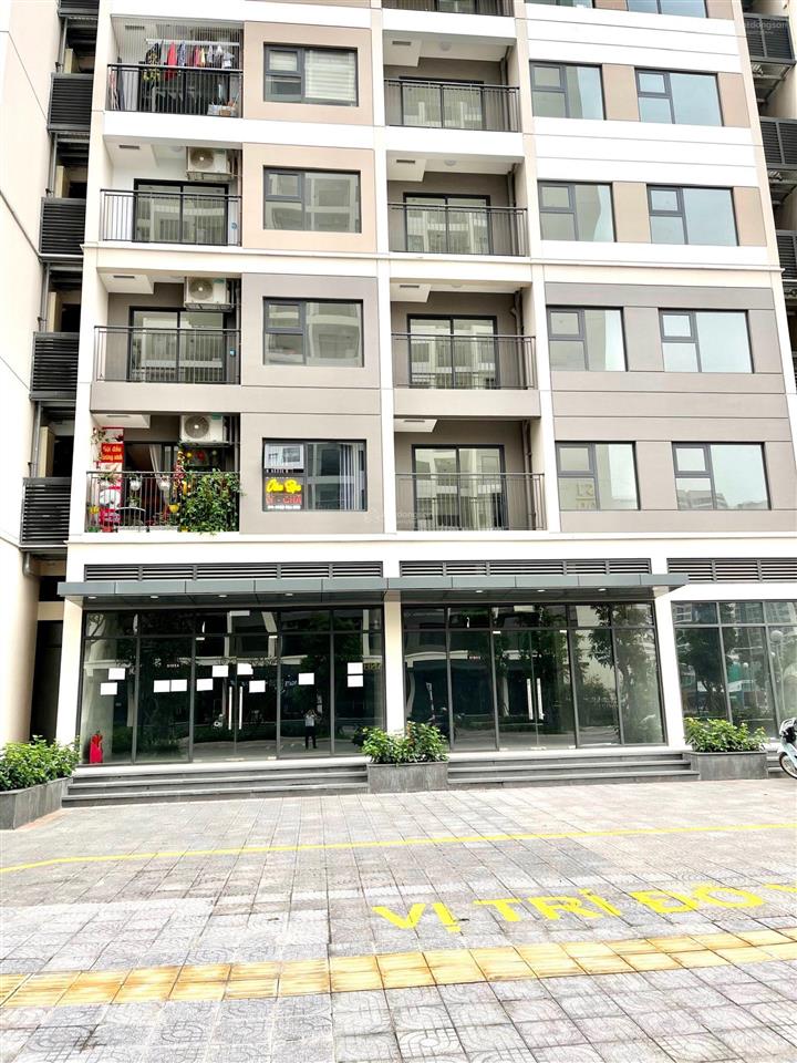 Chính chủ bán shop chân đế s1.10 vinhomes ocean park 1, sẵn dòng tiền 32 triệu/tháng, sổ sẵn