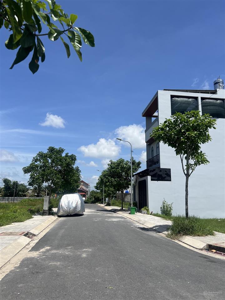 900triệu sở hữu ngay lô góc 80m2 mặt tiền xã tân phú trung, sát vách bv xuyên á