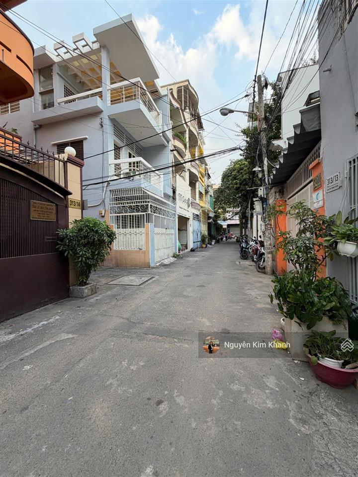 Hxh nguyễn văn trỗi  7m 5 tầng thang máy  8pn kiểu châu âu  dòng tiền 60tr/tháng