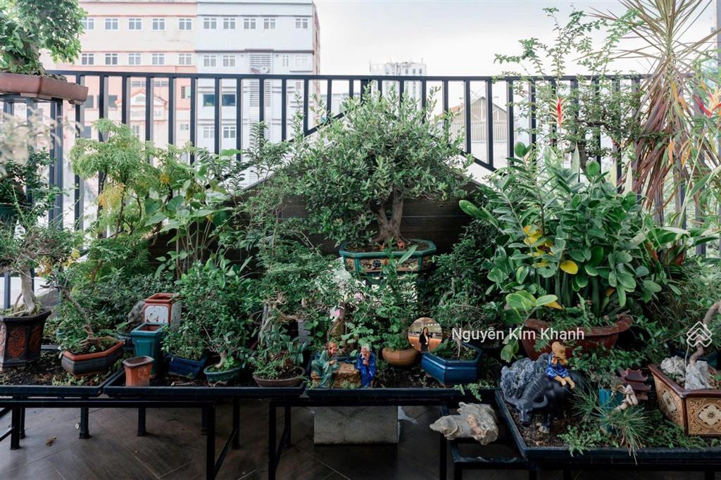 Hxh nguyễn văn trỗi  7m 5 tầng thang máy  8pn kiểu châu âu  dòng tiền 60tr/tháng