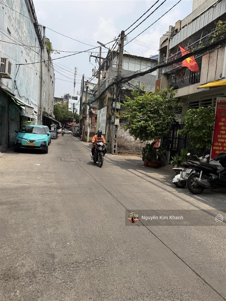 Hẻm xe tải sát mt cmt8  ngay tuyến metro số 2  81m 5 tầng có thang máy dòng tiền 60tr/tháng