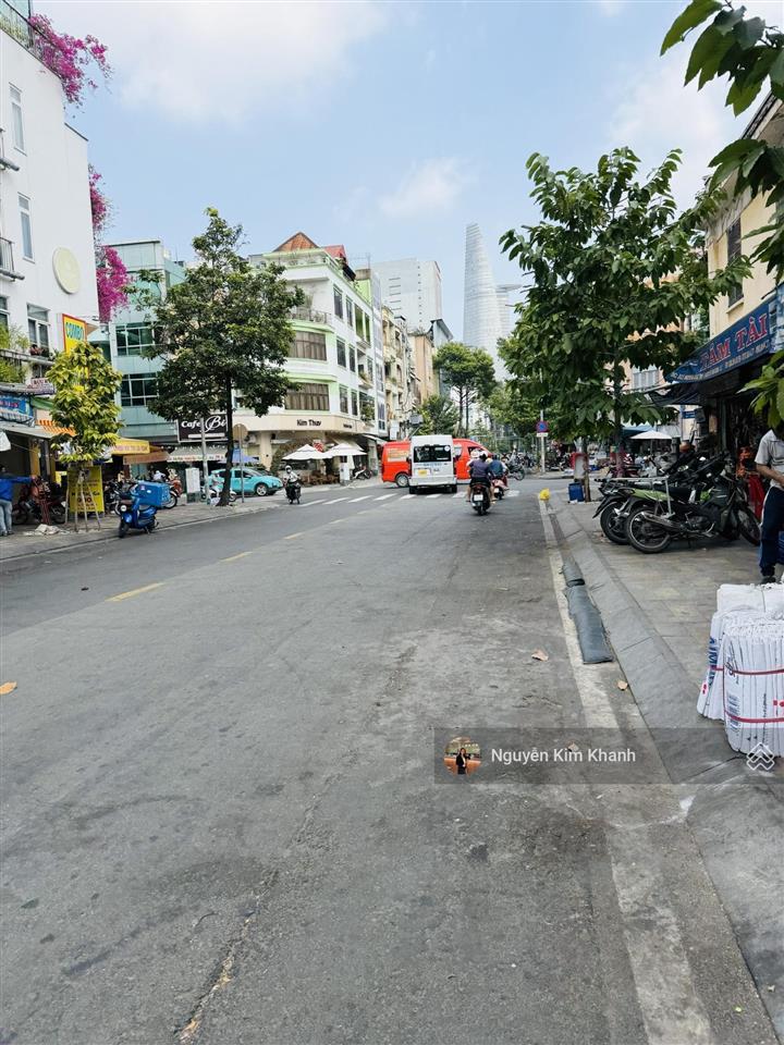 Chdv 83m2 5 tầng có thang máy  cách metro bến thành 500m  dòng tiền 65tr/tháng  pccc đạt chuẩn