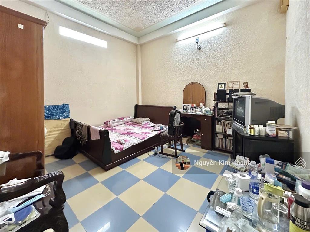 Mặt tiền phường tân định q1  đặng dung thông ra phan xích long  khu vip toàn hàng quán cao cấp