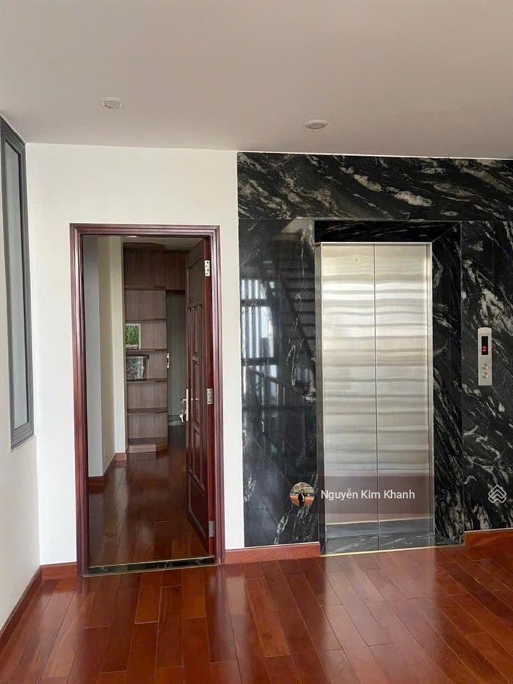Nhà đẹp thang máy  hồ cá koi  hxh phú nhuận  84m2 5t  ngang 7.5m  nội thất gỗ đỏ cao cấp