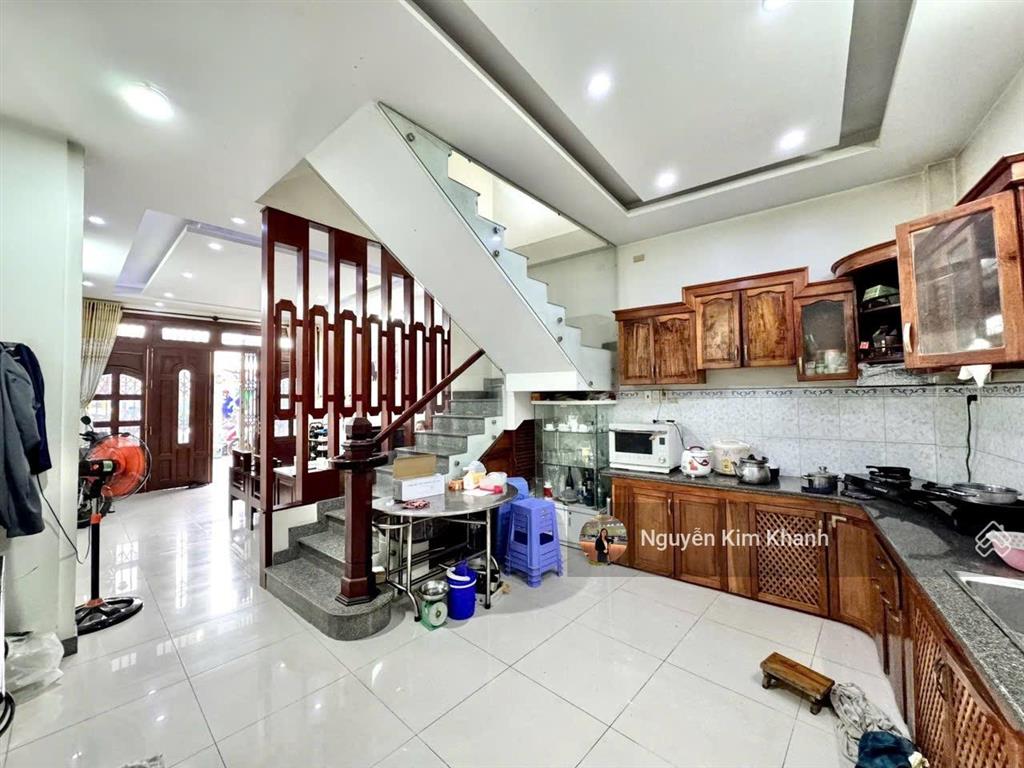 Hxh 6m kế bên white palace hoàng văn thụ  4 tầng 5pn  oto đậu trước nhà  nội thất gỗ căm xe