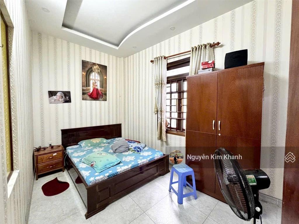 Hxh 6m kế bên white palace hoàng văn thụ  4 tầng 5pn  oto đậu trước nhà  nội thất gỗ căm xe