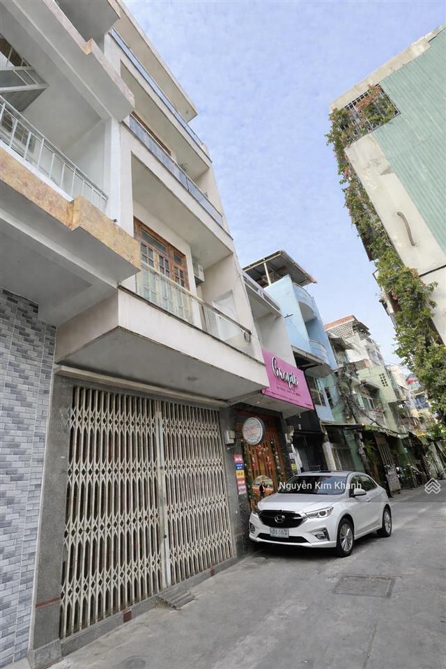 Hxh 6m kế bên white palace hoàng văn thụ  4 tầng 5pn  oto đậu trước nhà  nội thất gỗ căm xe