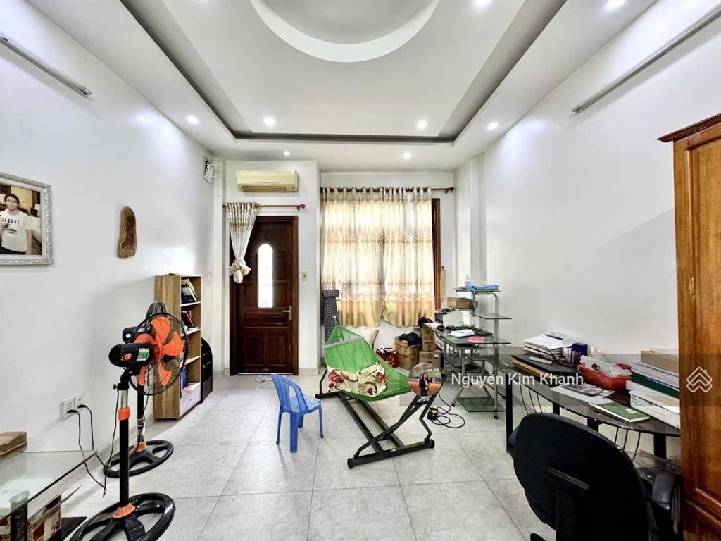 Hxh 6m kế bên white palace hoàng văn thụ  4 tầng 5pn  oto đậu trước nhà  nội thất gỗ căm xe