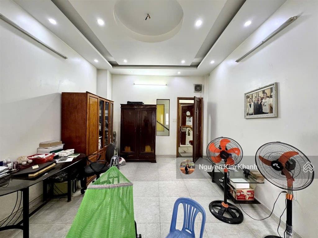 Hxh 6m kế bên white palace hoàng văn thụ  4 tầng 5pn  oto đậu trước nhà  nội thất gỗ căm xe