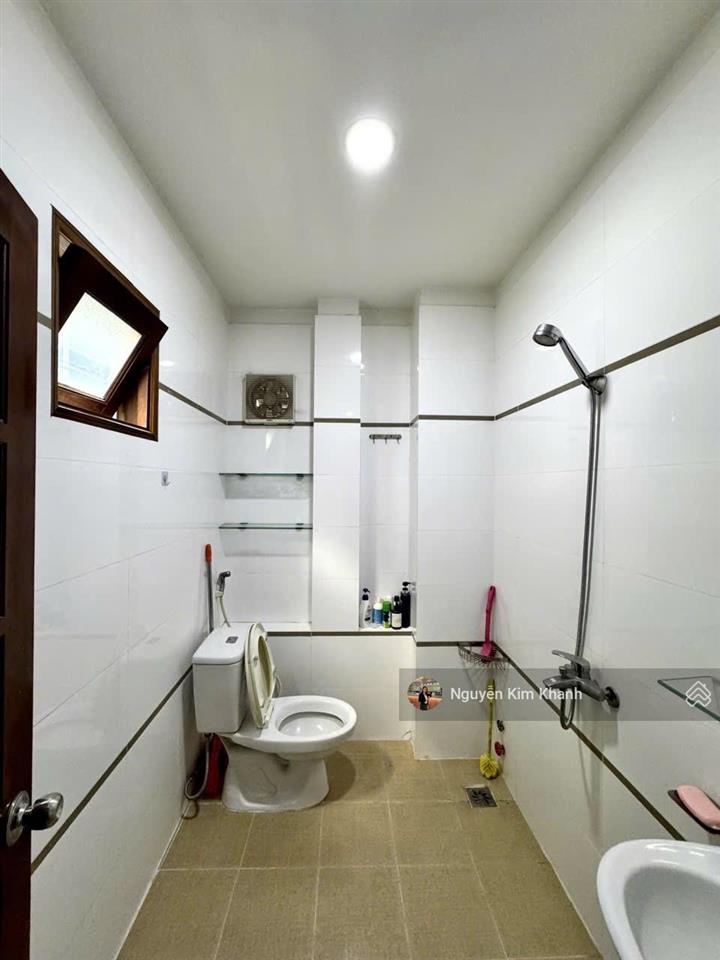 Hxh 6m kế bên white palace hoàng văn thụ  4 tầng 5pn  oto đậu trước nhà  nội thất gỗ căm xe