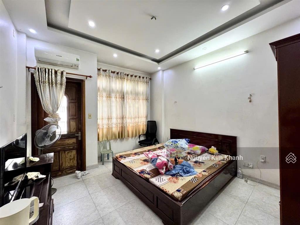 Hxh 6m kế bên white palace hoàng văn thụ  4 tầng 5pn  oto đậu trước nhà  nội thất gỗ căm xe