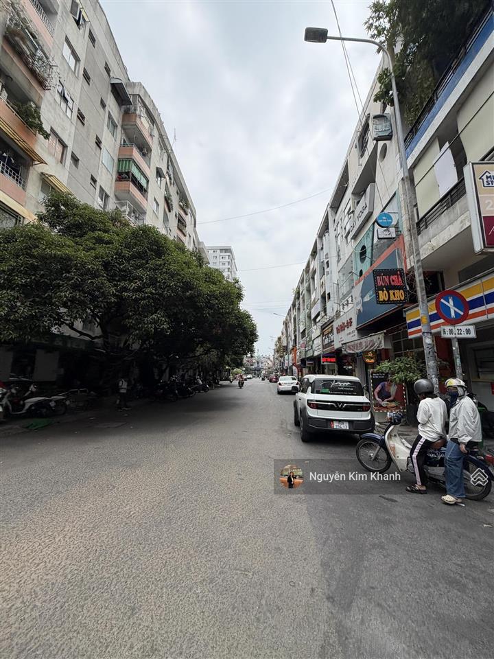 Chỉ hơn 80tr/m  đất xây chdv 6 tầng  coopmart phan xích long  ngang hơn 5m đẹp