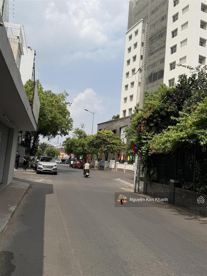 Mặt tiền khu building phú nhuận  ngang 6m  4 tầng  tuyến đường huyết mạch q1 đi sân bay tsn