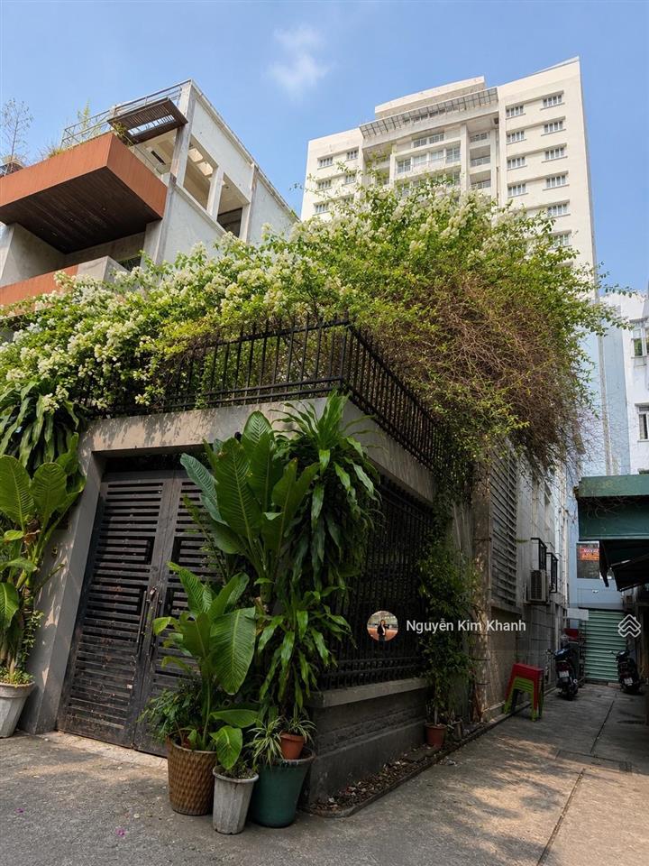 Đối diện gem center  gần ga bason  hẻm 7m oto né  64m 5 tầng 5pn  tiện kd homestay