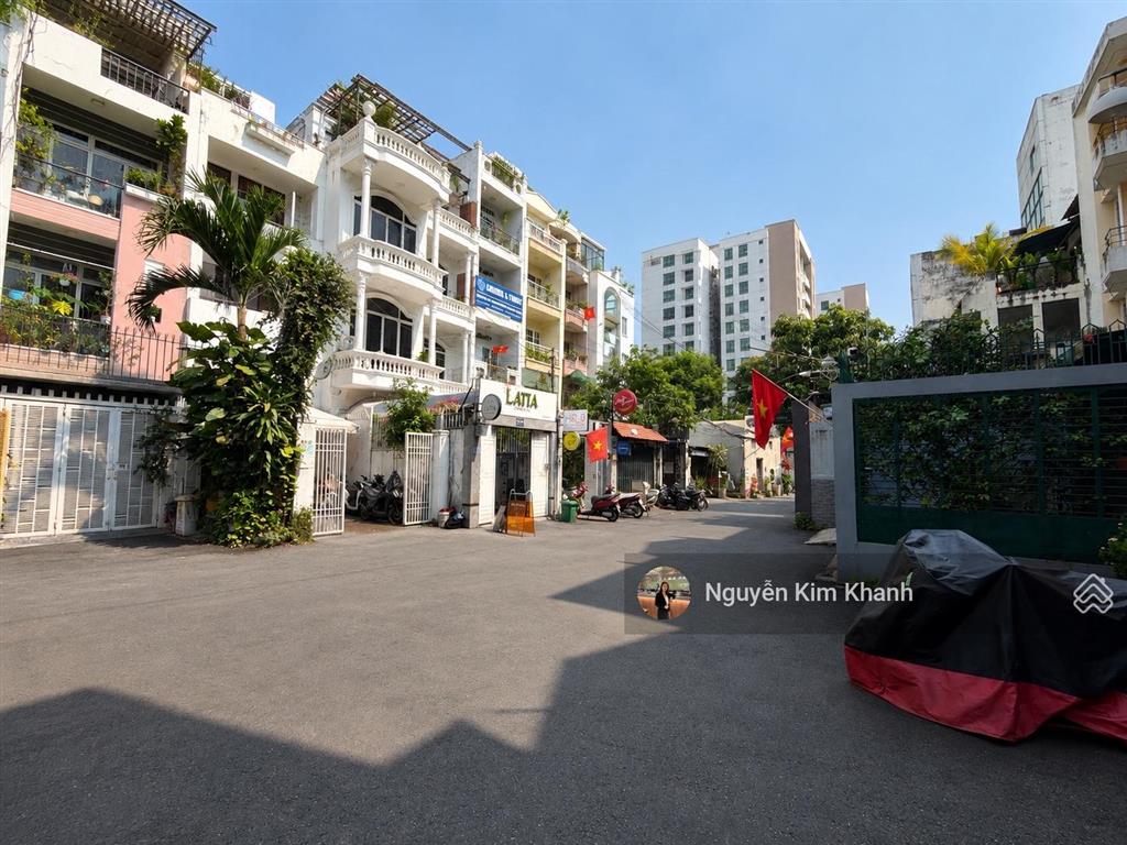 Đối diện gem center  gần ga bason  hẻm 7m oto né  64m 5 tầng 5pn  tiện kd homestay