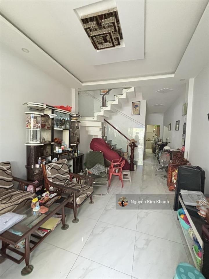 Sát bên phan đăng lưu  91m2 xd 5 tầng  hxh 8m  phù hợp làm chdv