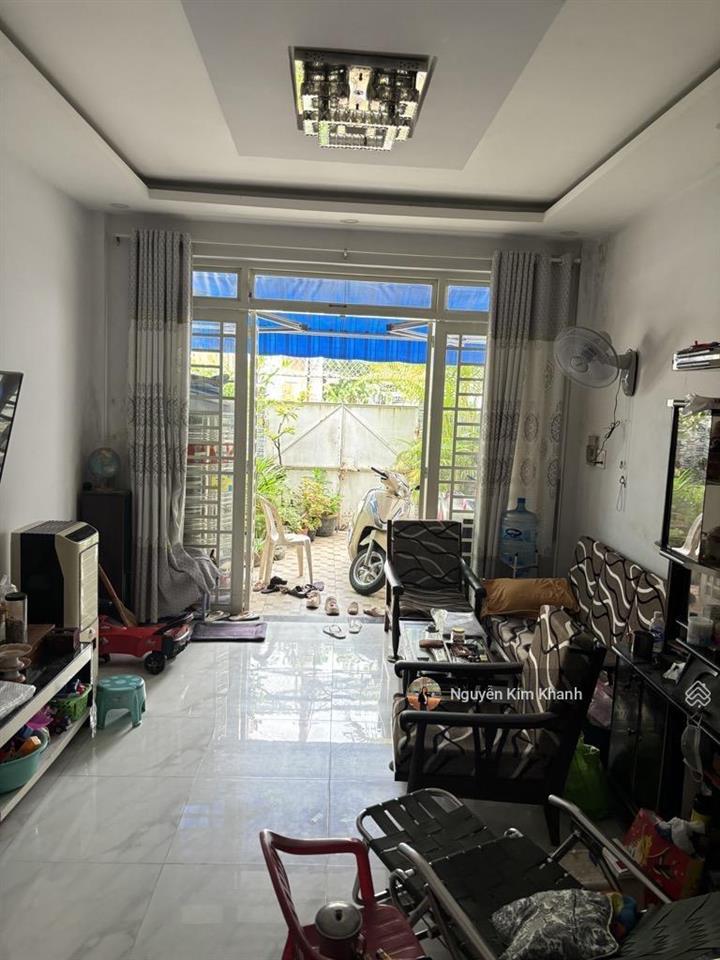Sát bên phan đăng lưu  91m2 xd 5 tầng  hxh 8m  phù hợp làm chdv