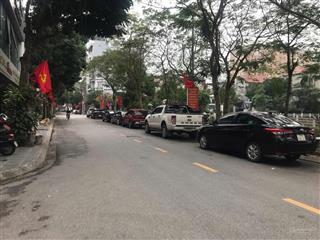 Gia đính cần bán nhà 4 tầng dt 33m2,full nội thất. ngõ ôtô rộng thông thoáng,gần hồ quán tình.