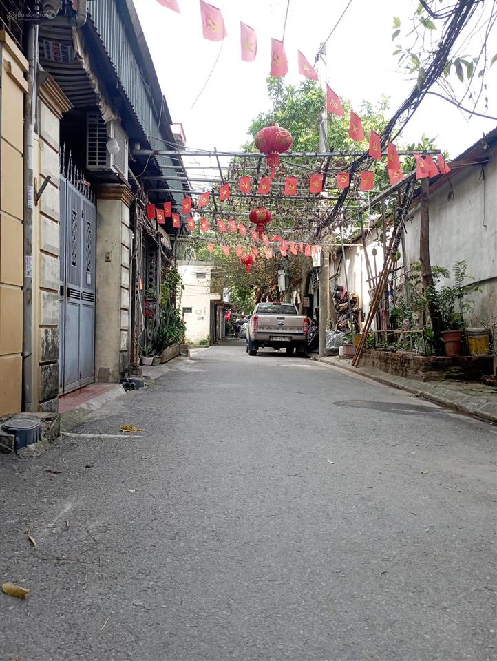Cần bán gấp nhà sát chợ diêm gỗ,ngõ rộng thông thoáng ôtô 7 chỗ ra vào. dt70m2x 4 tầng thang máy.