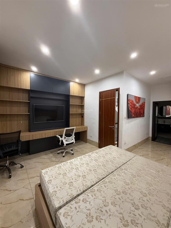 Chính chủ cần cho thuê nhà,vừa ở và kinh doanh. dt 73m2 đất,xây dựng 46m2x6 tầng, full nội thất