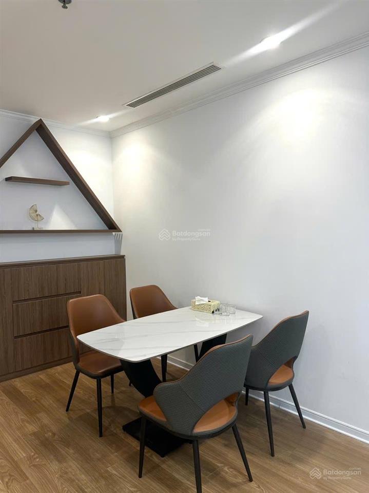 Bán nhanh 2 phòng ngủ 79m2 toà p10 park premium, full đồ đẹp