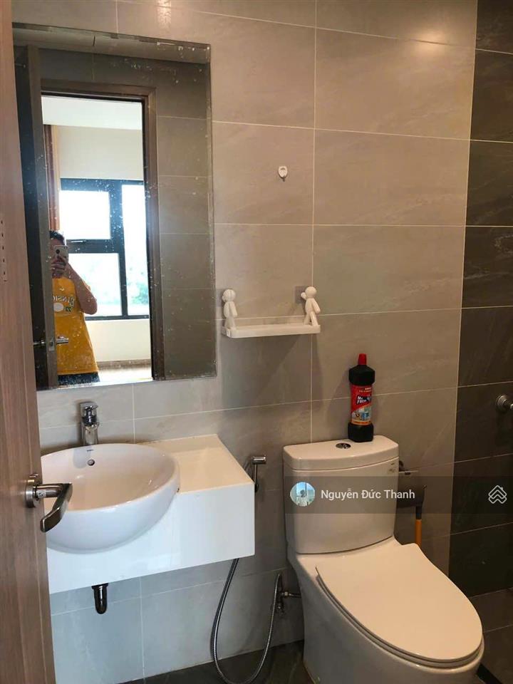 Chủ dễ thương cho thuê 2pn 2wc bếp full, rèm, tủ quần áo, máy nước nóng