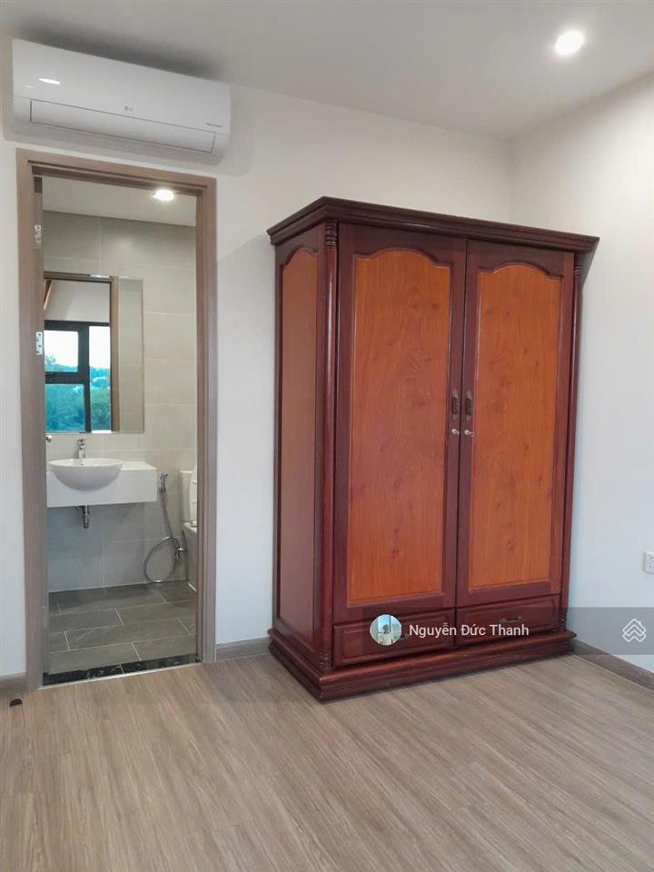 Chủ dễ thương cho thuê 2pn 2wc bếp full, rèm, tủ quần áo, máy nước nóng