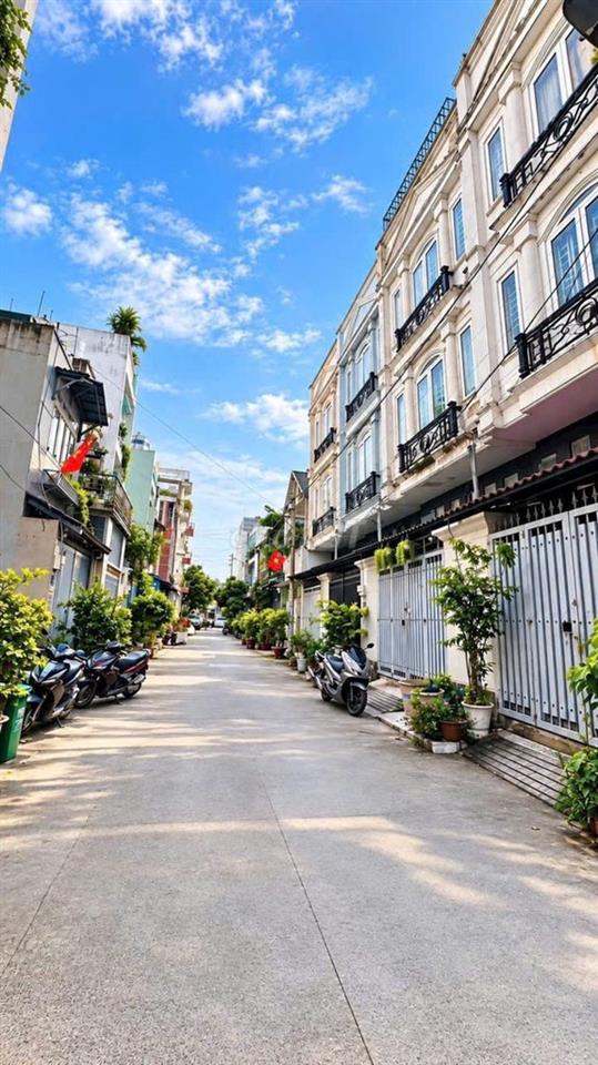 Bán nhà 3 tầng full nội thất gần Chợ Cầu Đồng Q12