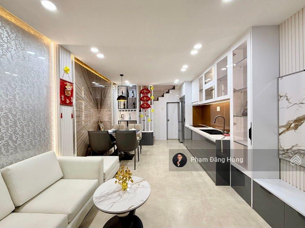 Hiếm bán nhà cách mt phan xích long 100m, phú nhuận, gần bv hoàn mỹ, 32m2, 3 tầng, chỉ 6.8 tỷ