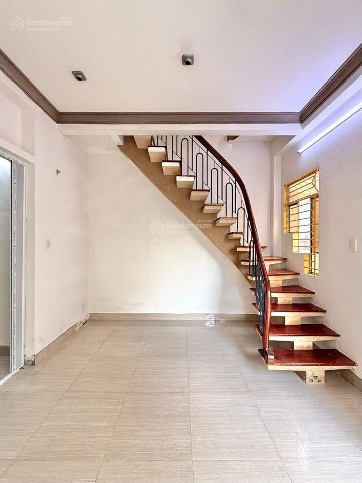 Nhà phú nhuận sát hẻm oto phan đình phùng, 42m2, 2 tầng, giáp quận 1, quận 3, giá chỉ 6.95 tỷ