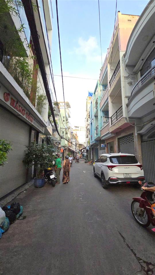 Nhà phú nhuận sát hẻm oto phan đình phùng, 42m2, 2 tầng, giáp quận 1, quận 3, giá chỉ 6.95 tỷ