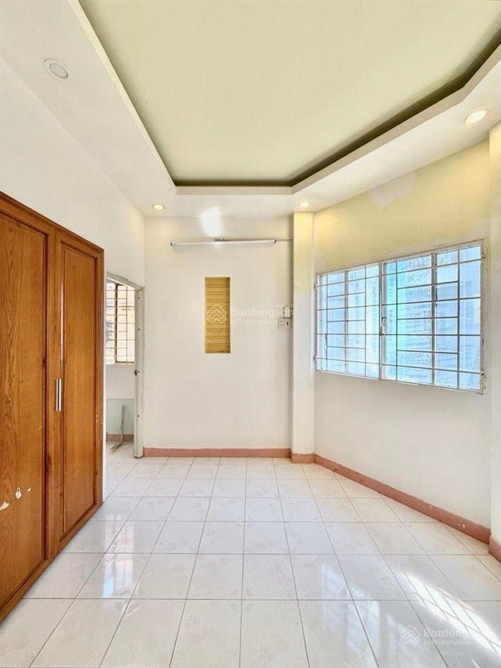 Nhà phú nhuận sát hẻm oto phan đình phùng, 42m2, 2 tầng, giáp quận 1, quận 3, giá chỉ 6.95 tỷ