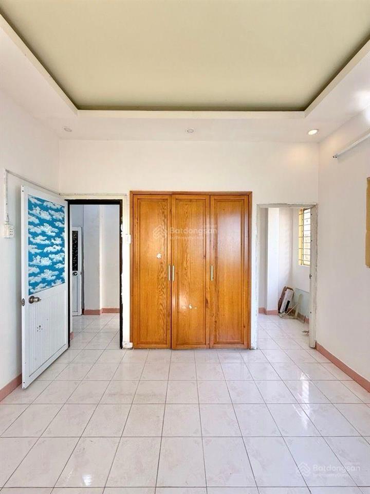 Nhà phú nhuận sát hẻm oto phan đình phùng, 42m2, 2 tầng, giáp quận 1, quận 3, giá chỉ 6.95 tỷ