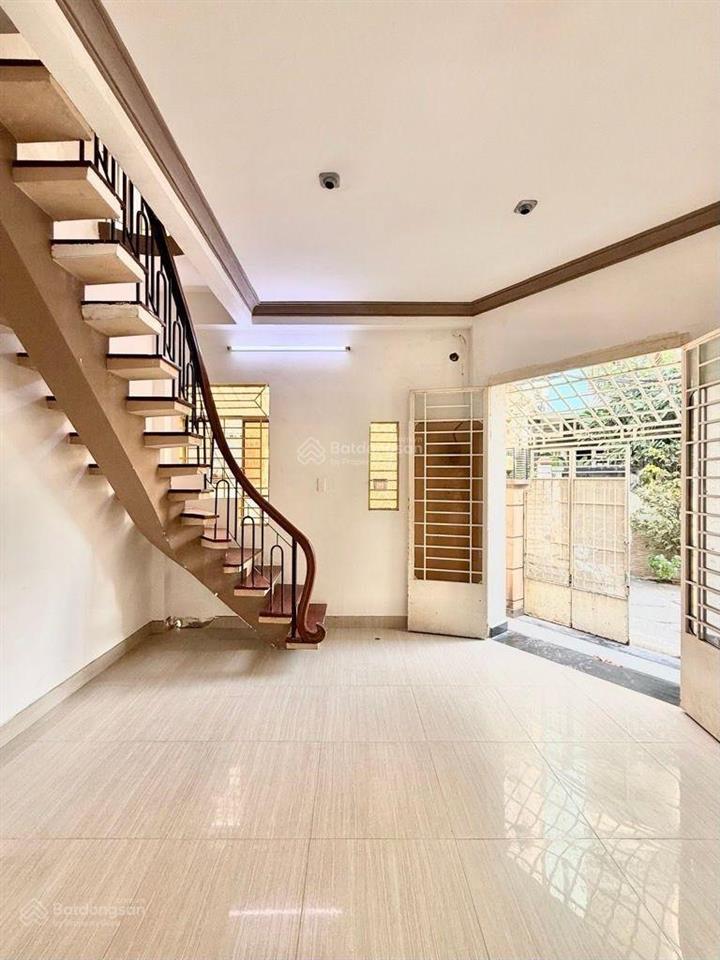 Nhà phú nhuận sát hẻm oto phan đình phùng, 42m2, 2 tầng, giáp quận 1, quận 3, giá chỉ 6.95 tỷ